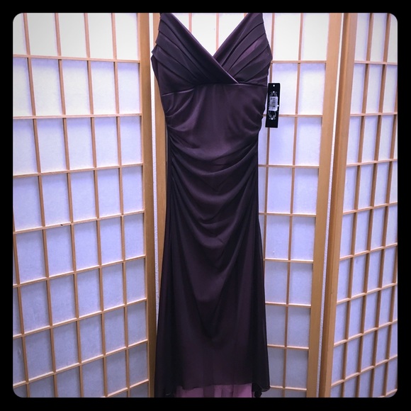 NWT ASYMMETRICAL HEM BODYCON MIDI DRESS - Picture 1 of 6